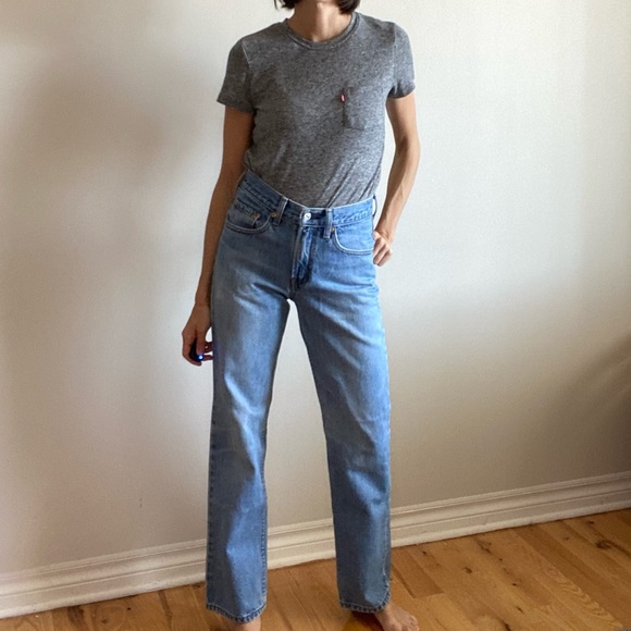 Levi’s Classic Pocket T-shirt - Picture 4 of 12